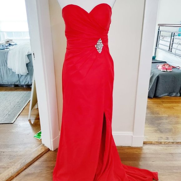 Stunning Cherry RED chiffon strapless evening Gown size 10. Beautiful Dress 👗. - Picture 3 of 17
